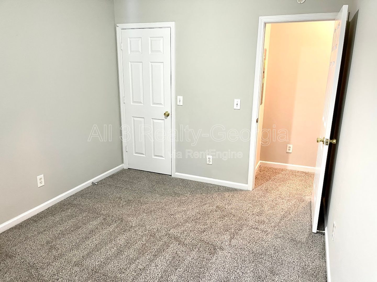 Welcome to this charming 3-bedroom, 2.5-bathroom townhouse located in the vibrant community of Lithonia, GA. property image