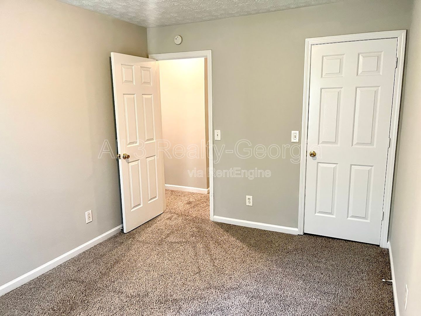 Welcome to this charming 3-bedroom, 2.5-bathroom townhouse located in the vibrant community of Lithonia, GA. property image