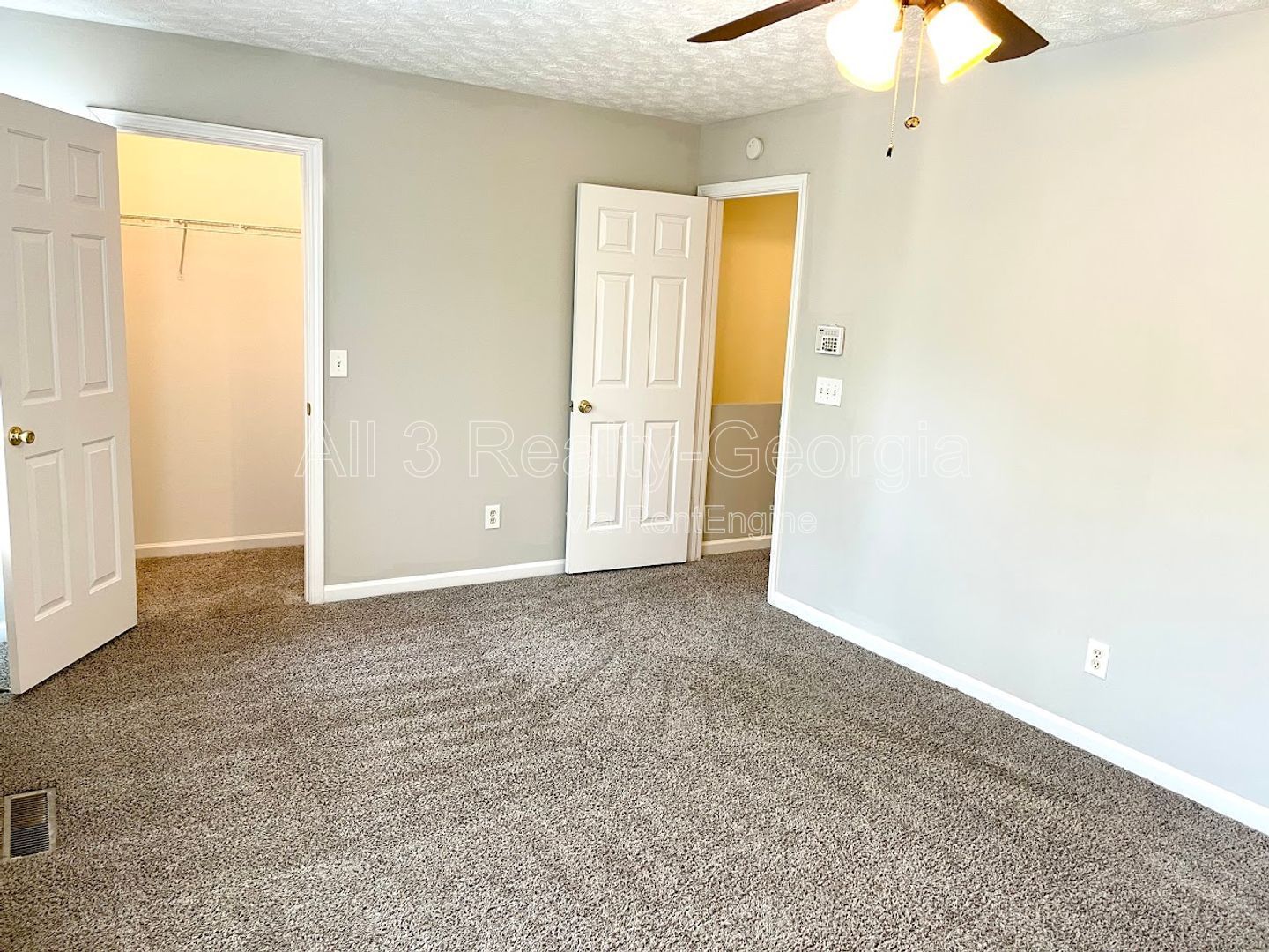 Welcome to this charming 3-bedroom, 2.5-bathroom townhouse located in the vibrant community of Lithonia, GA. property image