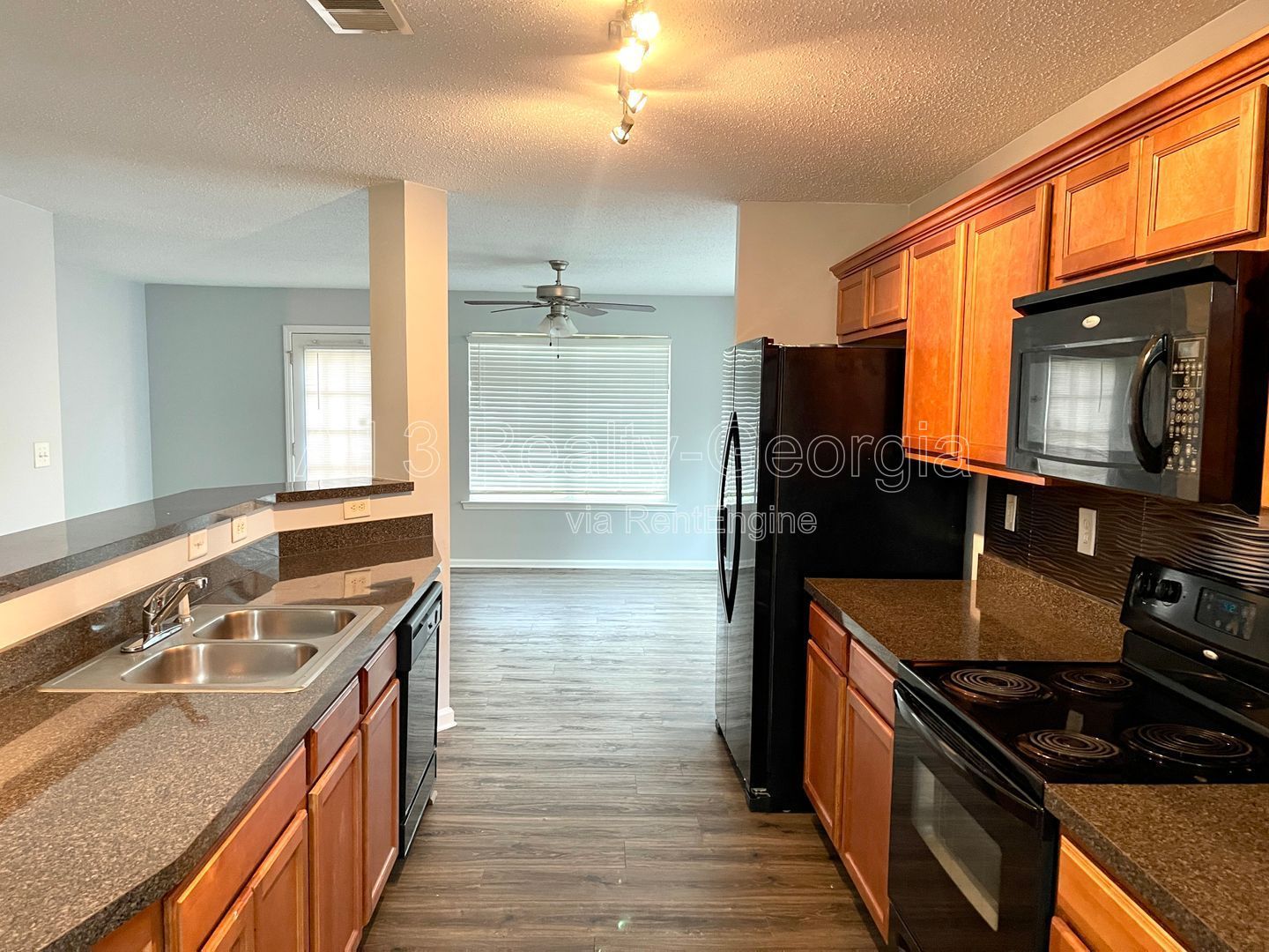 Welcome to this stunning 2-bedroom, 2.5 bathroom corner townhome located in the vibrant city of Atlanta, GA. property image