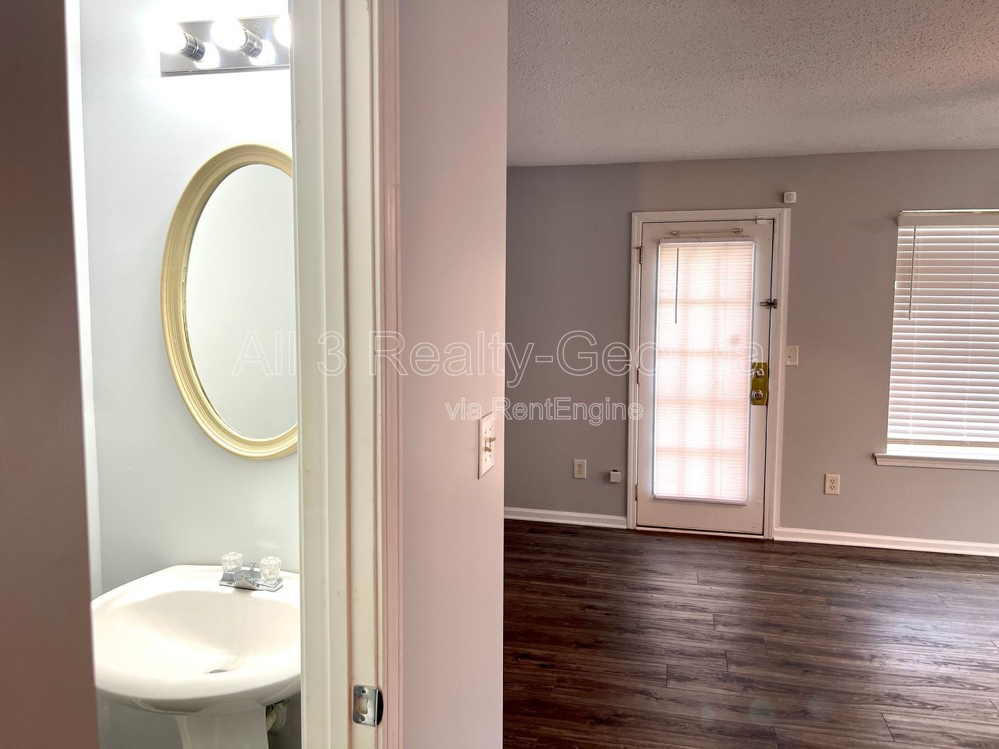 Welcome to this stunning 2-bedroom, 2.5 bathroom corner townhome located in the vibrant city of Atlanta, GA. property image