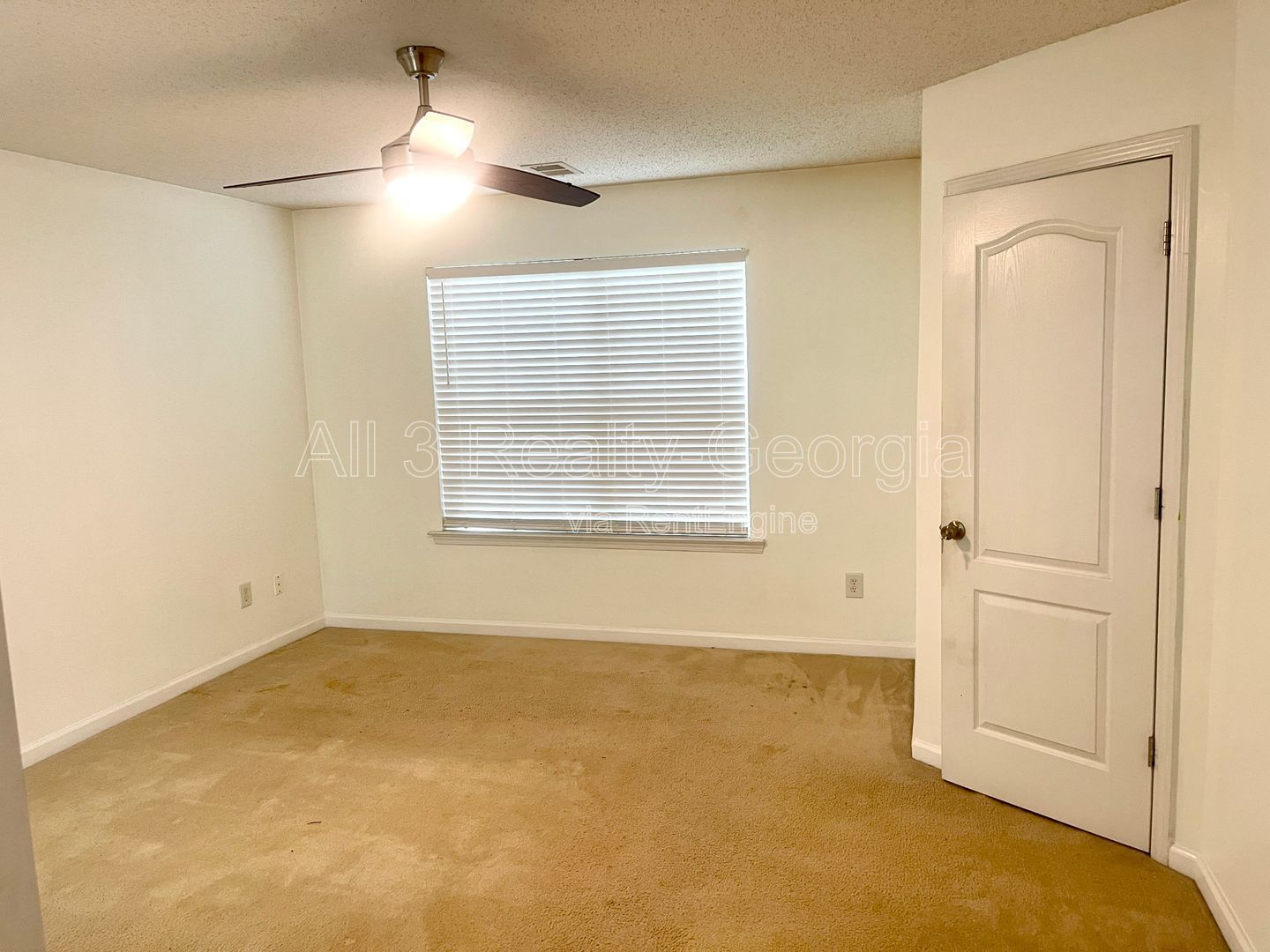 Welcome to this stunning 2-bedroom, 2.5 bathroom corner townhome located in the vibrant city of Atlanta, GA. property image