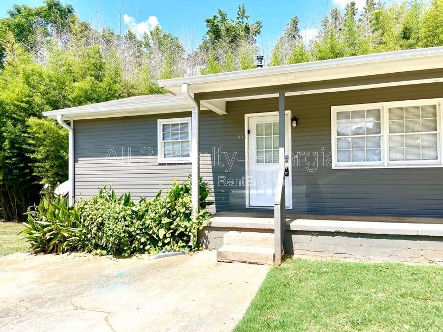 Welcome to this delightful 2-bedroom, 1-bathroom home in the charming city of McDonough, GA. LAWN INCLUDED! property image