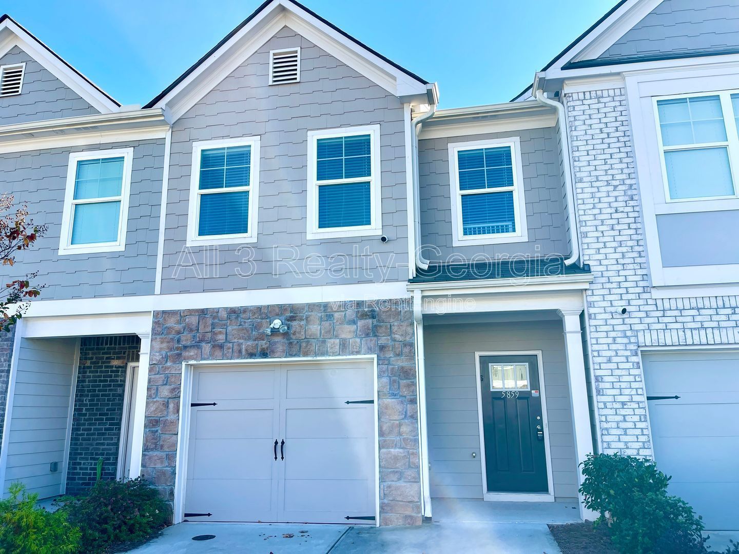 Welcome to this charming 3-bedroom, 2.5-bathroom home located in the vibrant community of Lithonia, GA. property image