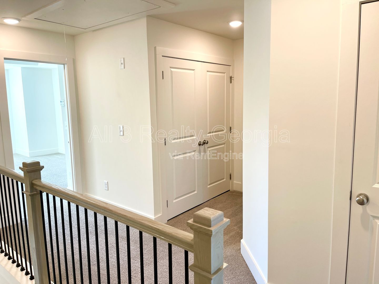 Welcome to this charming 3-bedroom, 2.5-bathroom home located in the vibrant community of Lithonia, GA. property image