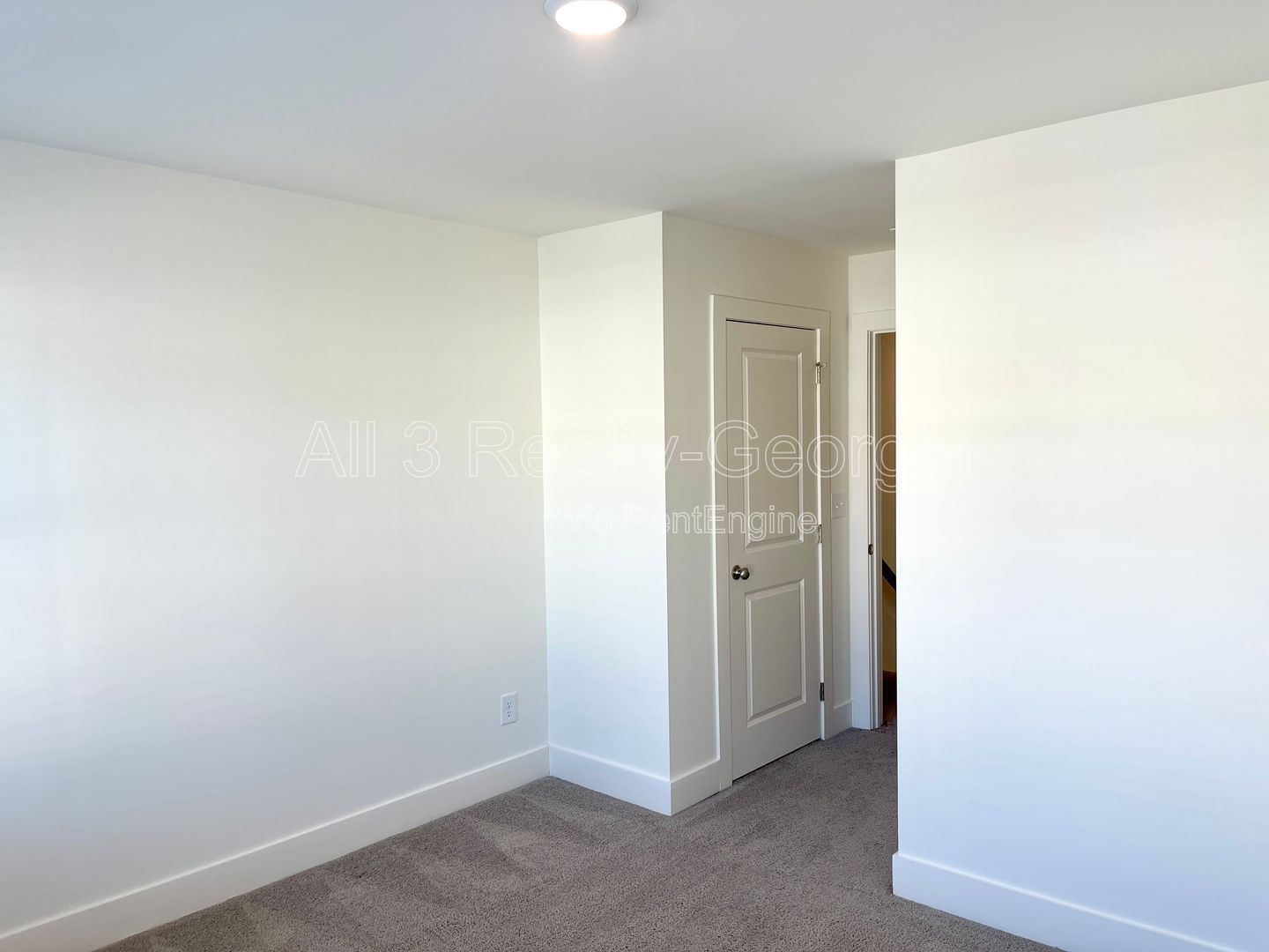 Welcome to this charming 3-bedroom, 2.5-bathroom home located in the vibrant community of Lithonia, GA. property image