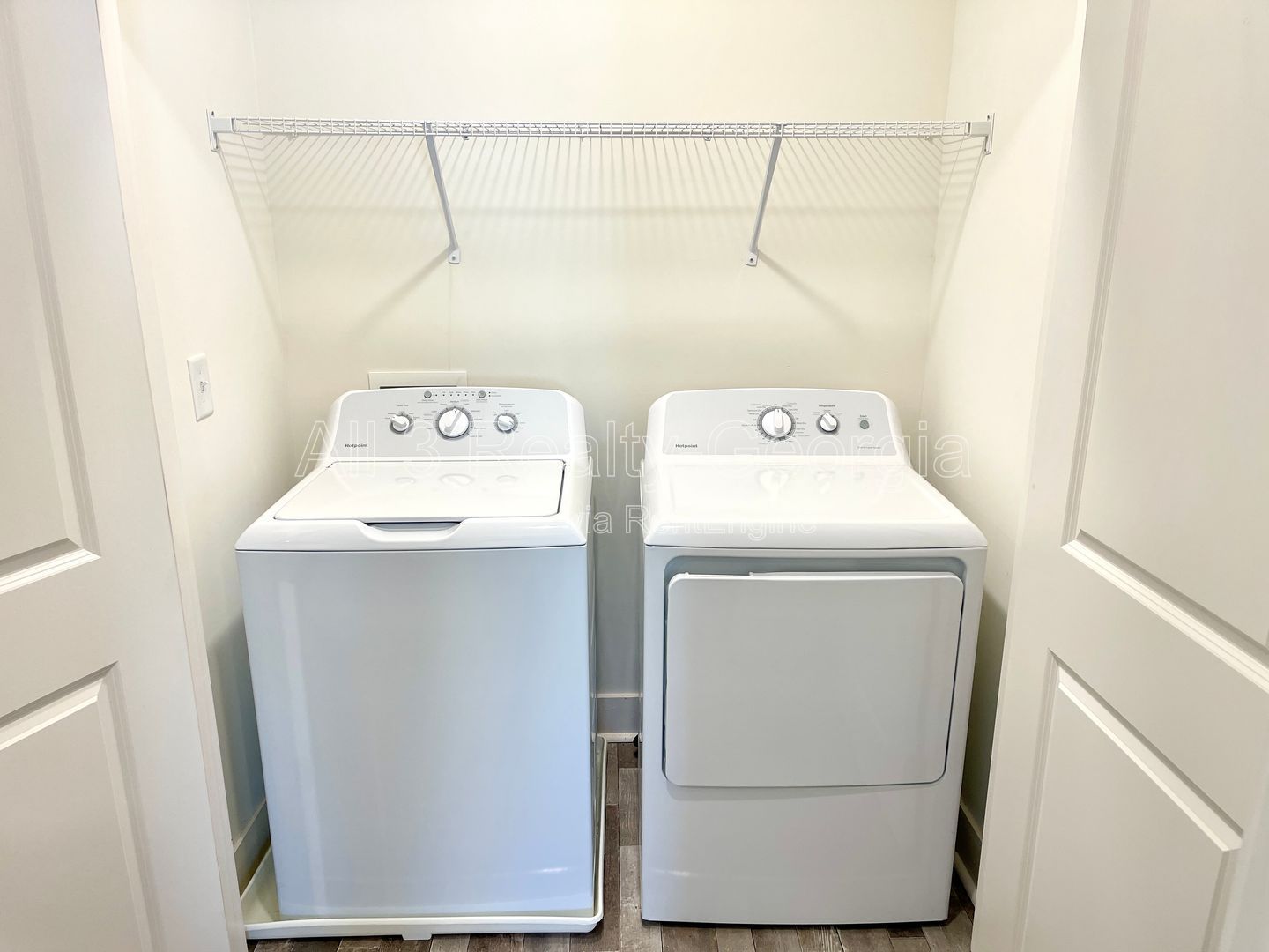 Welcome to this charming 3-bedroom, 2.5-bathroom home located in the vibrant community of Lithonia, GA. property image