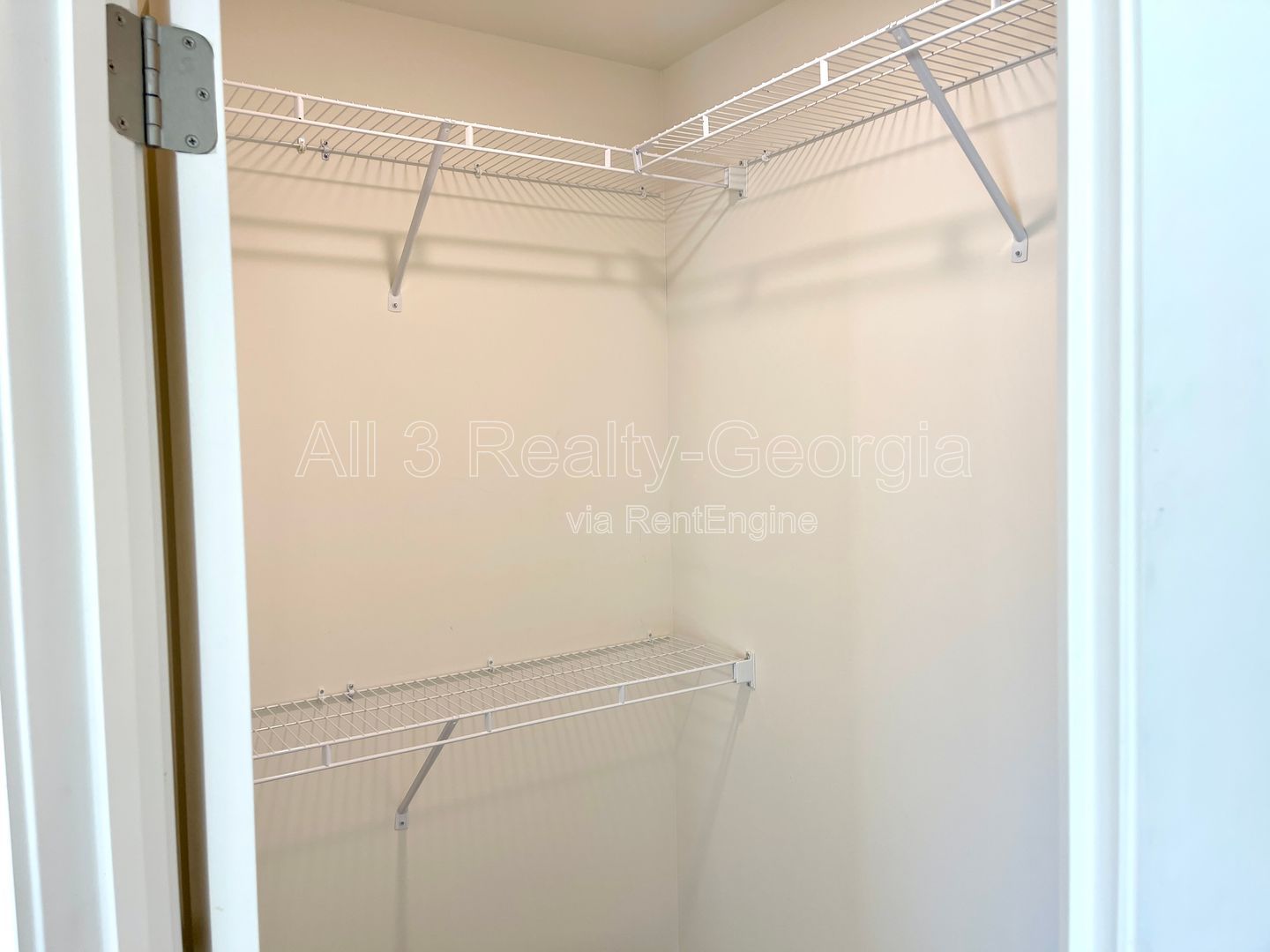 Welcome to this charming 3-bedroom, 2.5-bathroom home located in the vibrant community of Lithonia, GA. property image