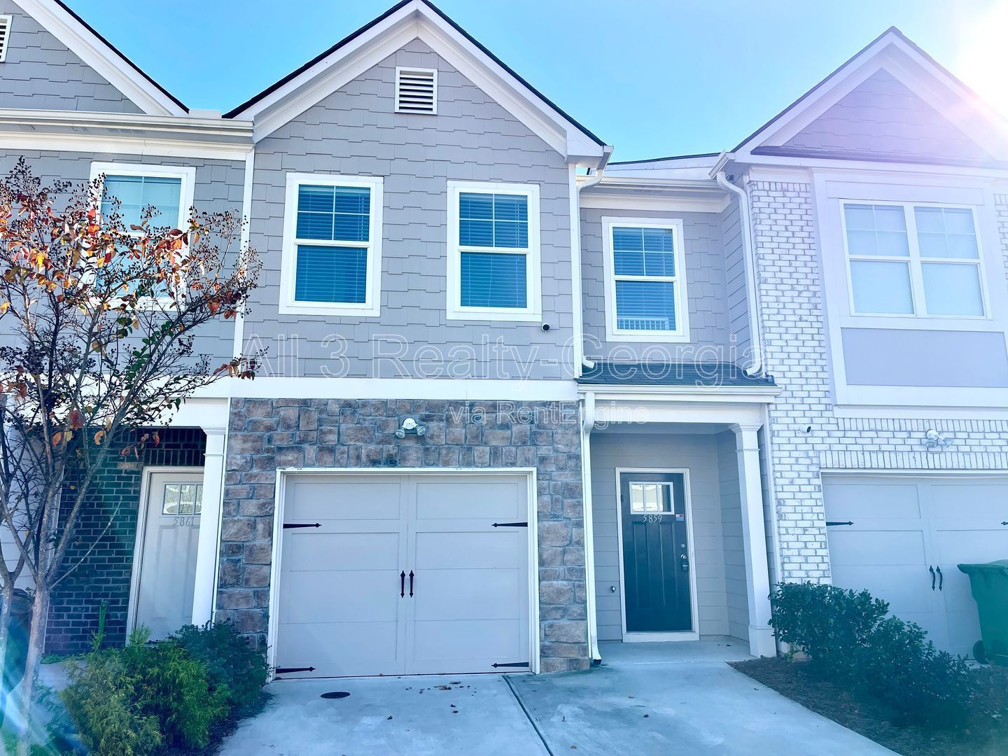 Welcome to this charming 3-bedroom, 2.5-bathroom home located in the vibrant community of Lithonia, GA. property image