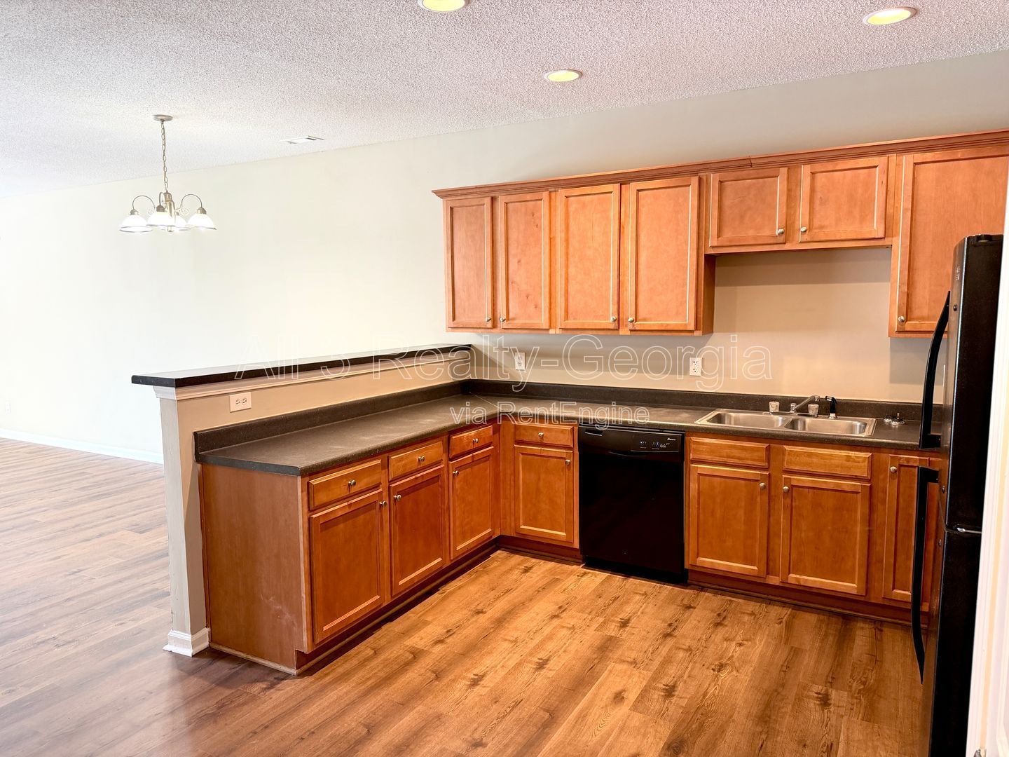 Welcome to this stunning 3-bedroom, 2.5-bathroom home located in the vibrant Union City, GA. property image