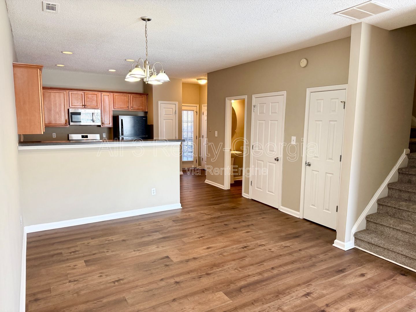 Welcome to this stunning 3-bedroom, 2.5-bathroom home located in the vibrant Union City, GA. property image