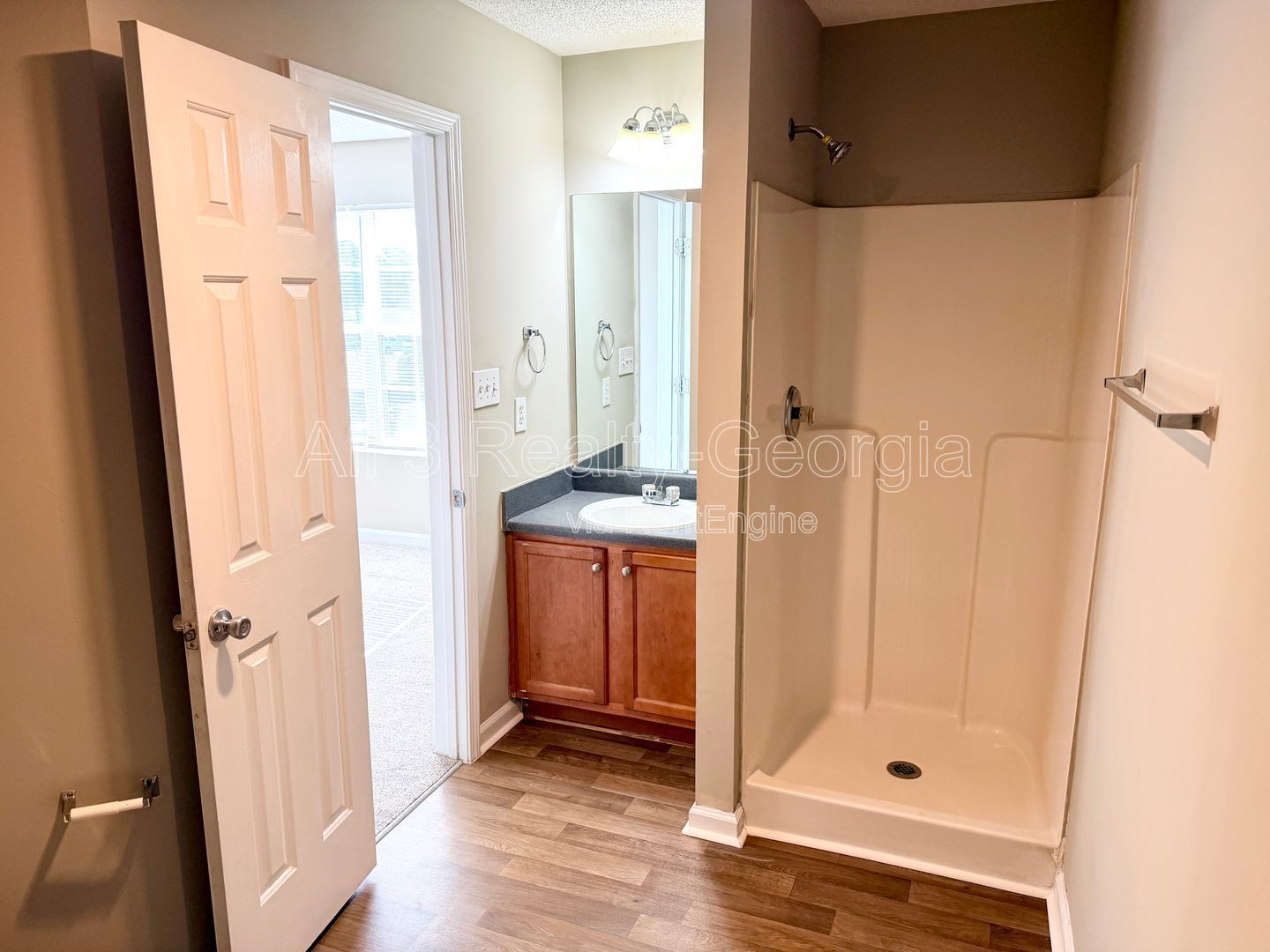 Welcome to this stunning 3-bedroom, 2.5-bathroom home located in the vibrant Union City, GA. property image