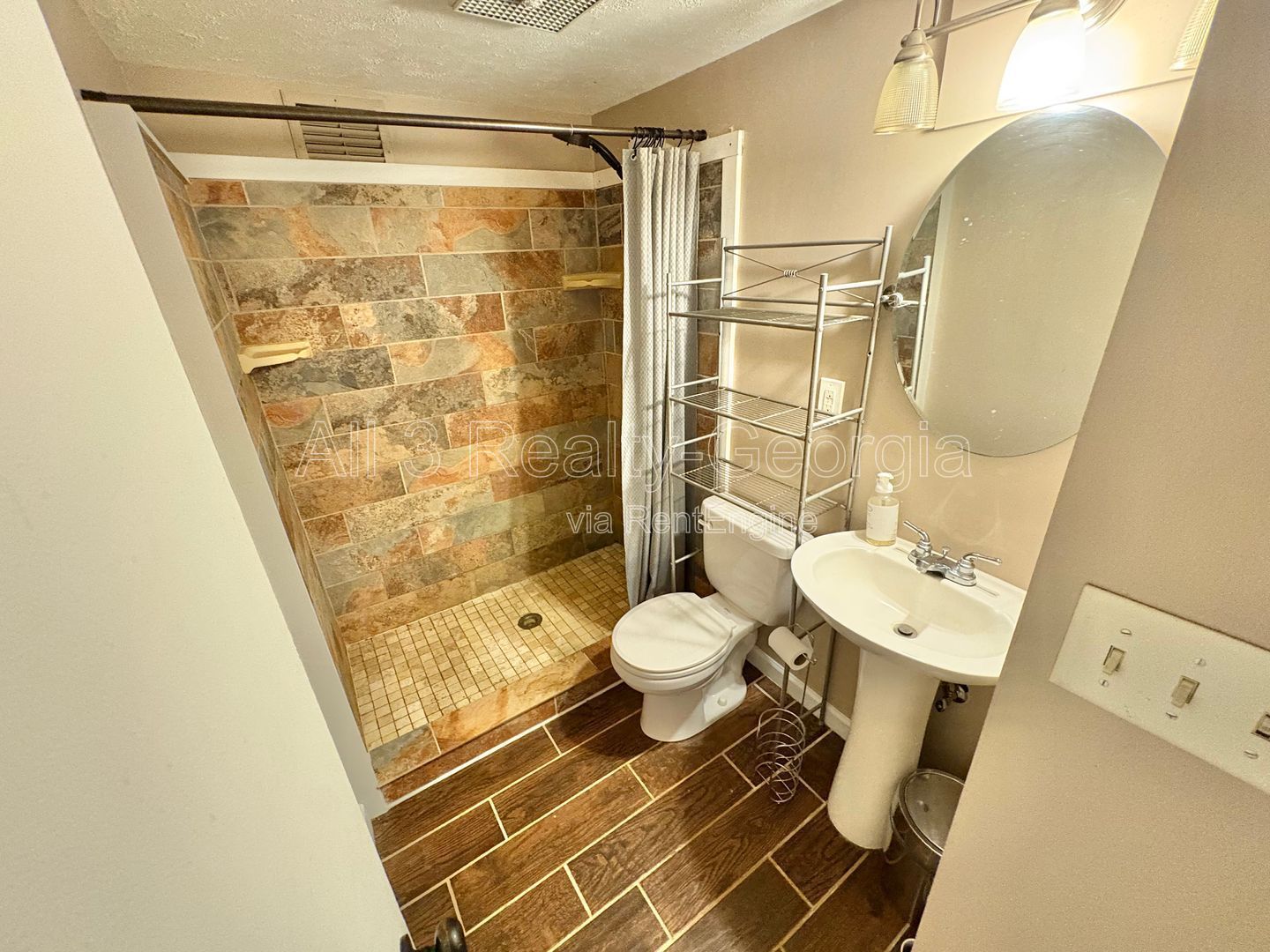 Special offer, Half off rent first month!!! Welcome to 435 Sherwood – A Rare Find in the Whitewater District! property image