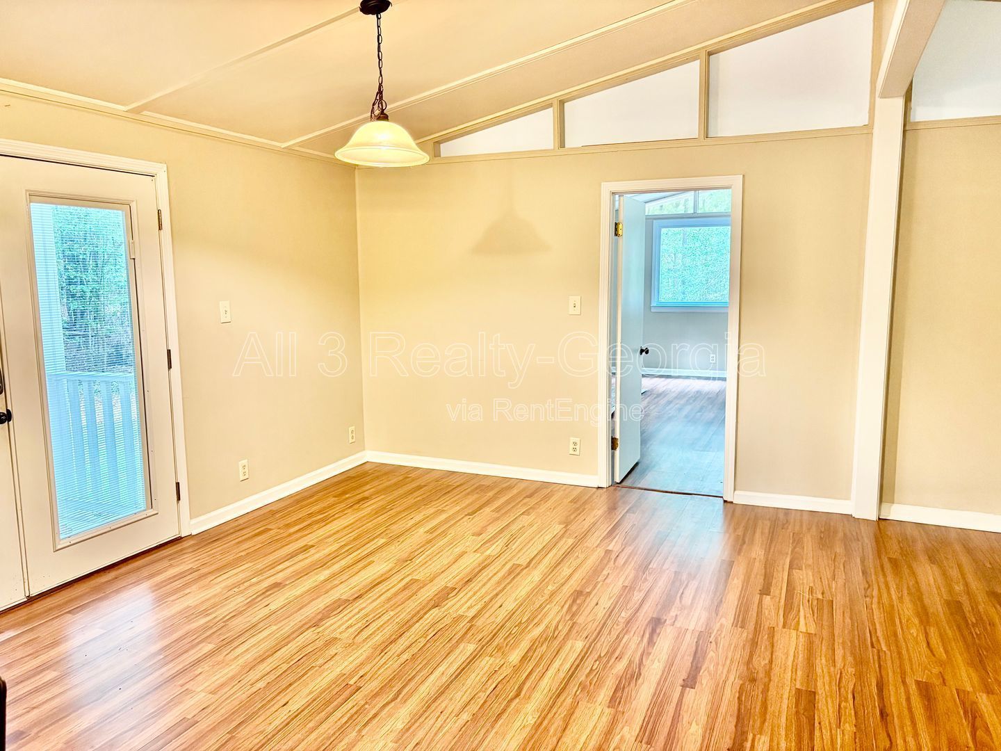 Special offer, Half off rent first month!!! Welcome to 435 Sherwood – A Rare Find in the Whitewater District! property image