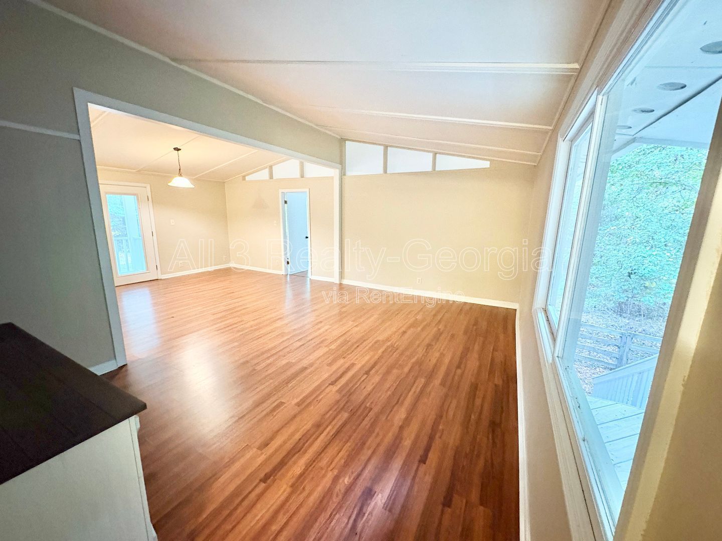 Special offer, Half off rent first month!!! Welcome to 435 Sherwood – A Rare Find in the Whitewater District! property image