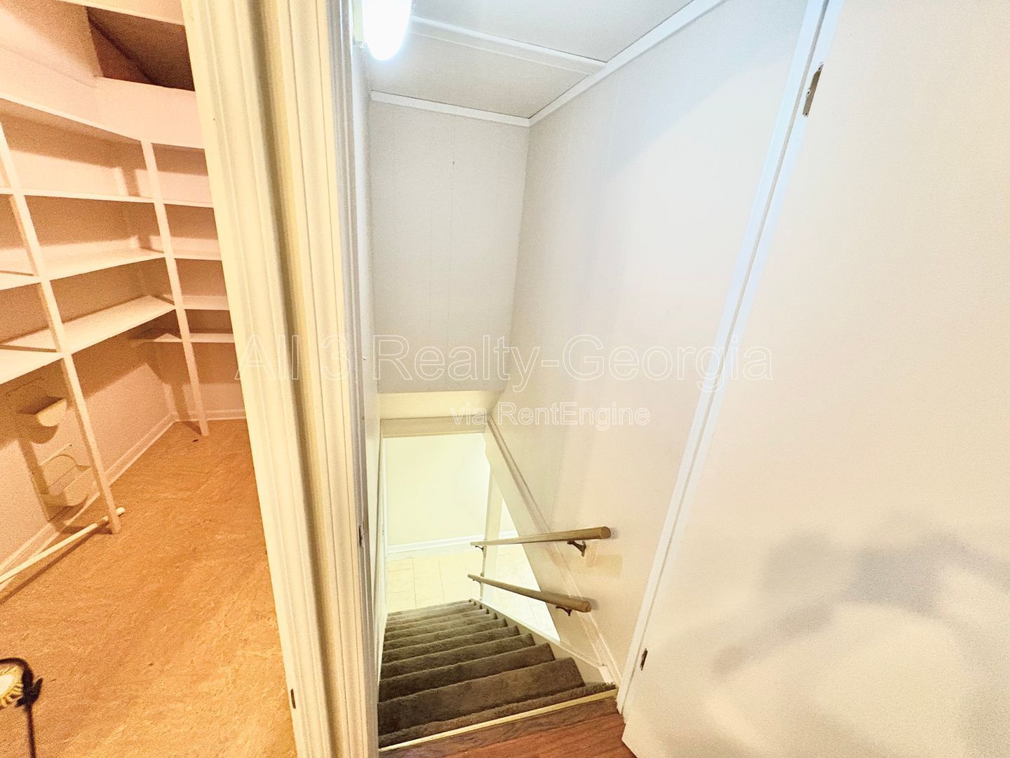 Special offer, Half off rent first month!!! Welcome to 435 Sherwood – A Rare Find in the Whitewater District! property image