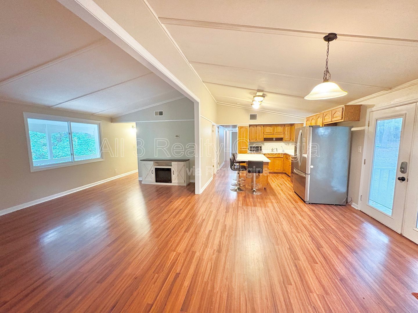 Special offer, Half off rent first month!!! Welcome to 435 Sherwood – A Rare Find in the Whitewater District! property image