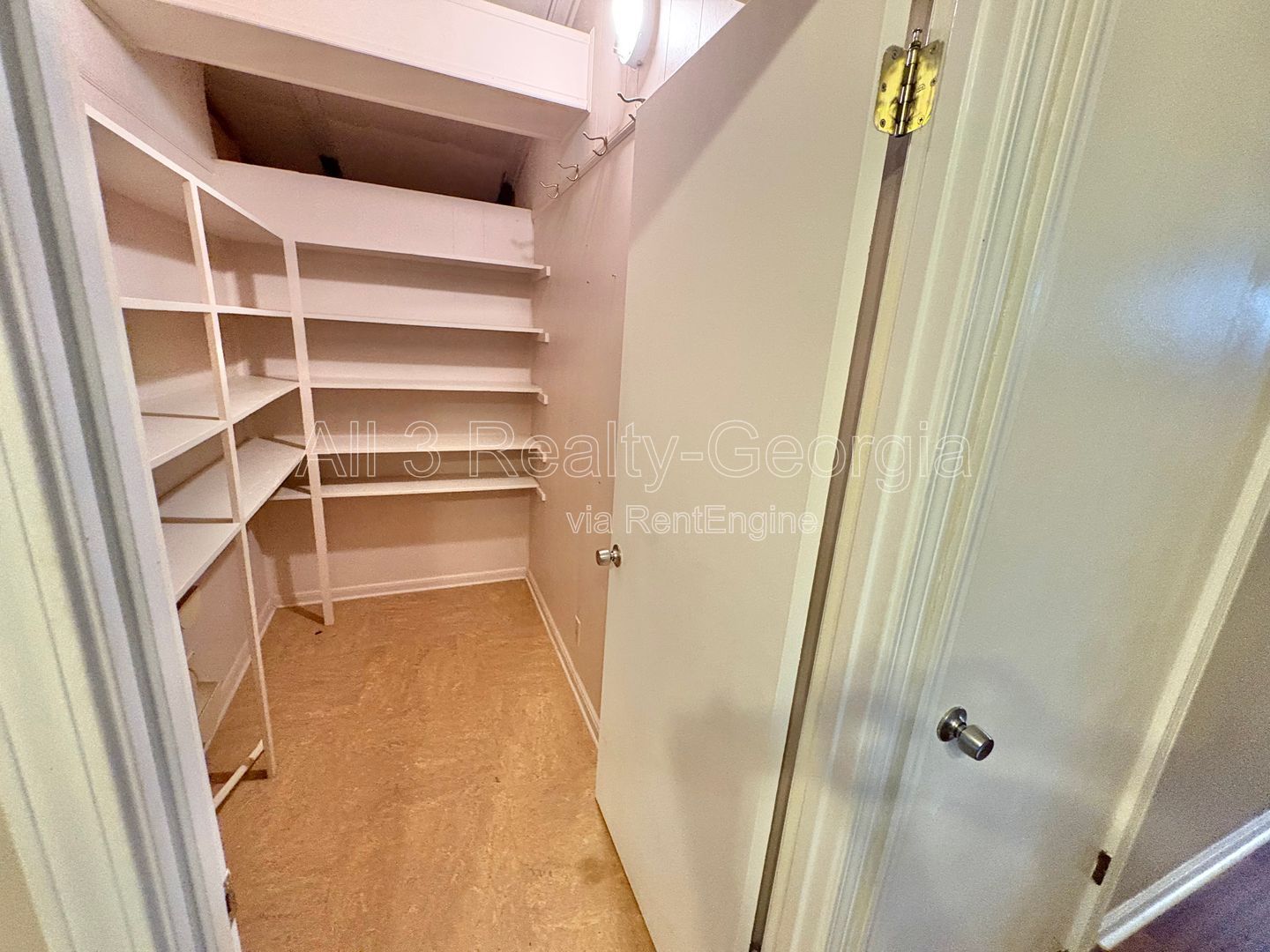 Special offer, Half off rent first month!!! Welcome to 435 Sherwood – A Rare Find in the Whitewater District! property image