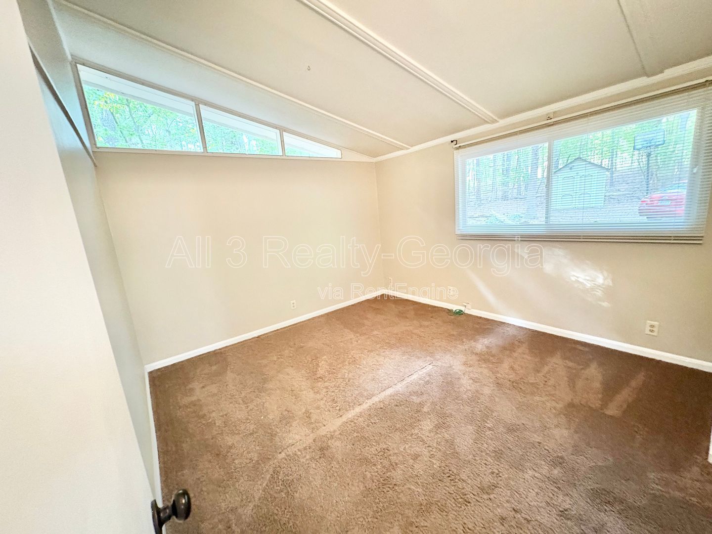 Special offer, Half off rent first month!!! Welcome to 435 Sherwood – A Rare Find in the Whitewater District! property image