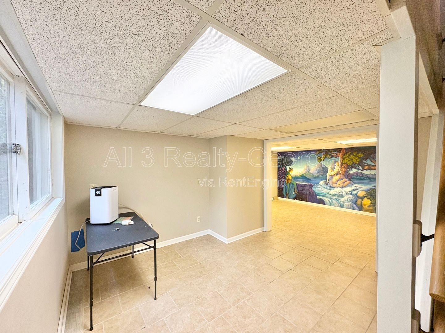 Special offer, Half off rent first month!!! Welcome to 435 Sherwood – A Rare Find in the Whitewater District! property image