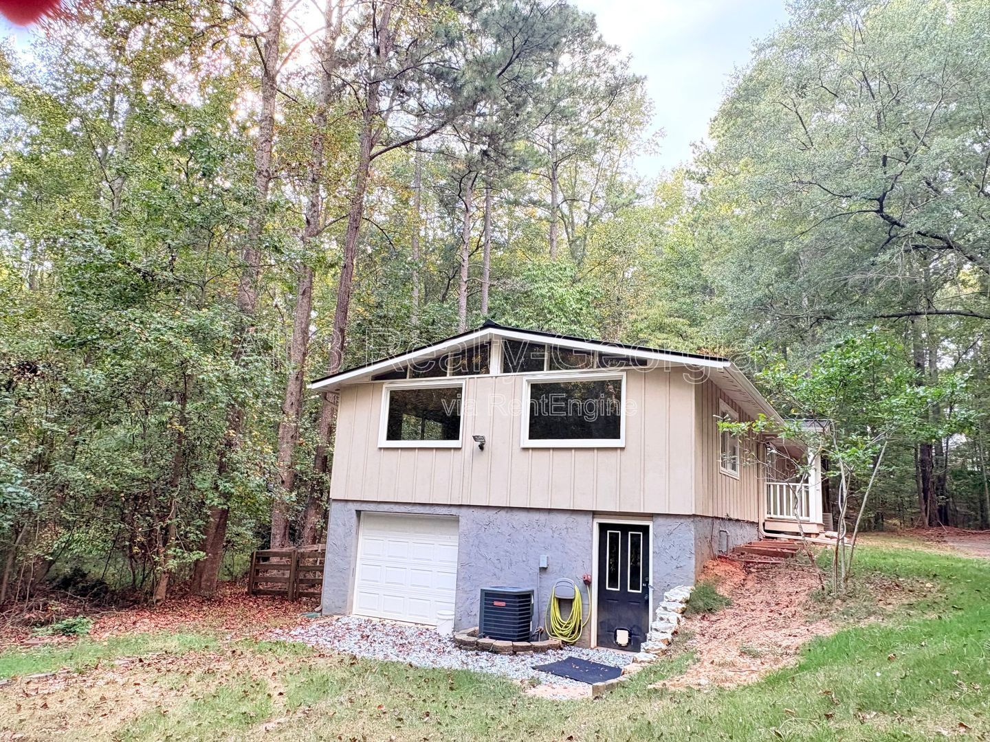 Special offer, Half off rent first month!!! Welcome to 435 Sherwood – A Rare Find in the Whitewater District! property image