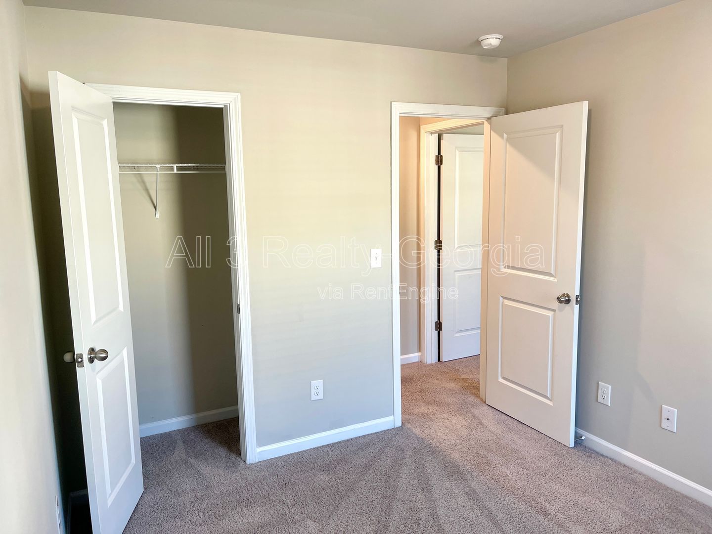 Welcome to this stunning 3-bedroom, 2.5-bathroom home located in the vibrant community of Lithonia, GA. property image