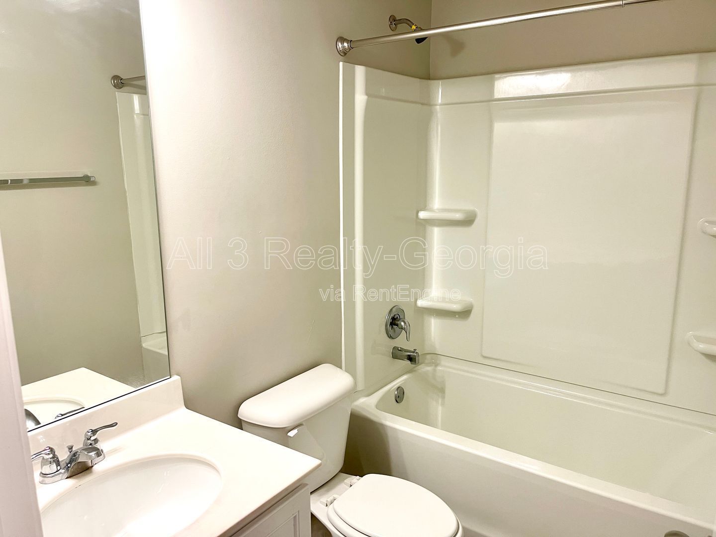 Welcome to this stunning 3-bedroom, 2.5-bathroom home located in the vibrant community of Lithonia, GA. property image