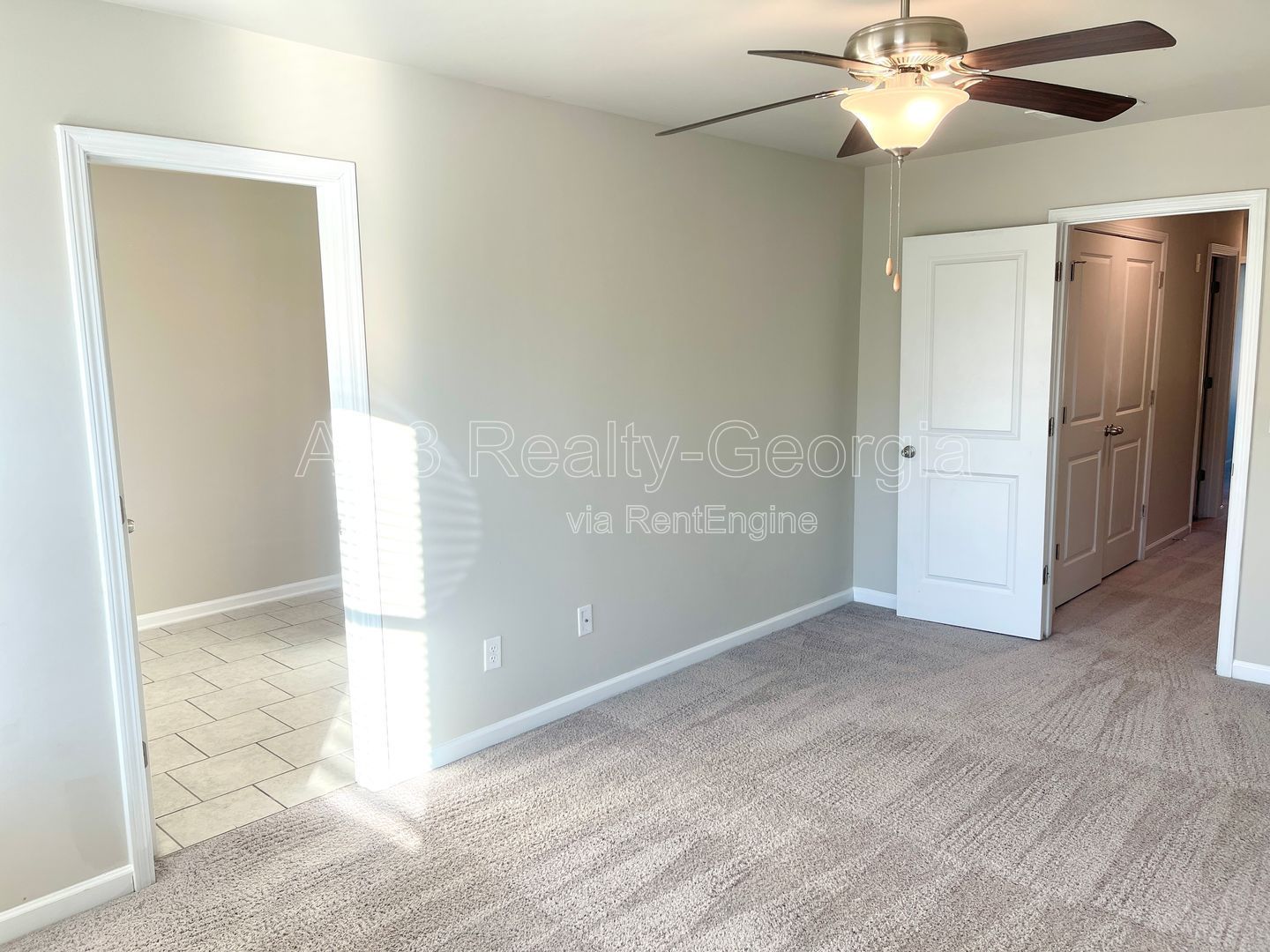 Welcome to this stunning 3-bedroom, 2.5-bathroom home located in the vibrant community of Lithonia, GA. property image