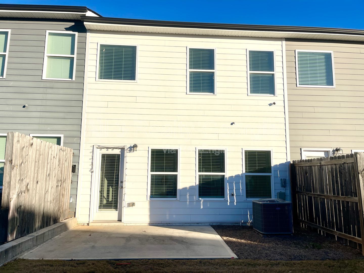 Welcome to this stunning 3-bedroom, 2.5-bathroom home located in the vibrant community of Lithonia, GA. property image