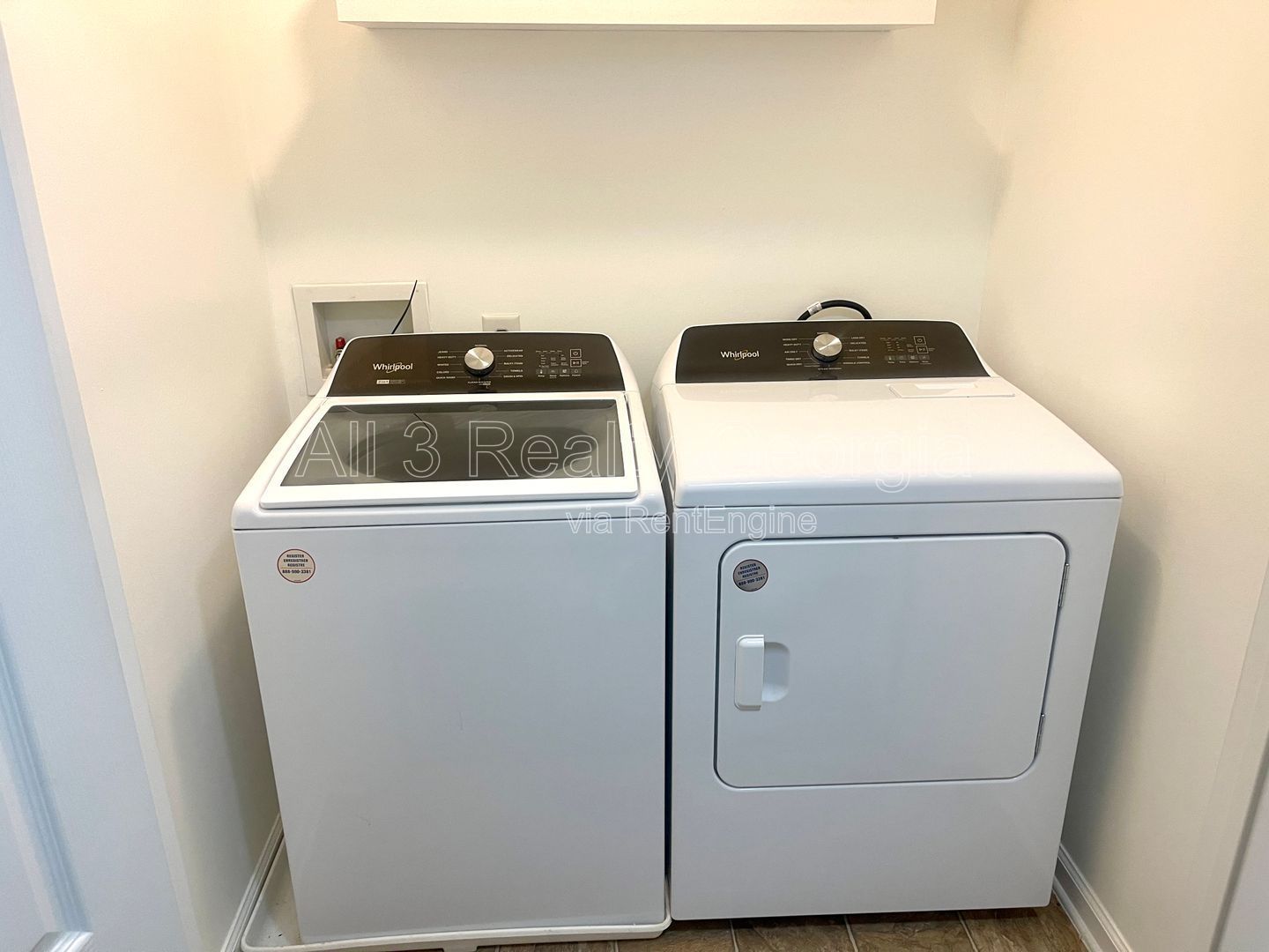 Welcome to this stunning 2-bedroom, 2.5 bathroom corner townhome located in the vibrant city of Atlanta, GA. property image