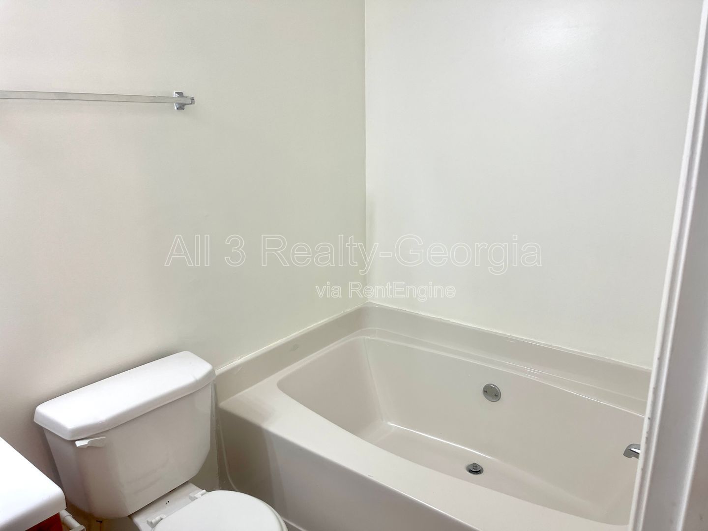 Welcome to this stunning 2-bedroom, 2.5 bathroom corner townhome located in the vibrant city of Atlanta, GA. property image