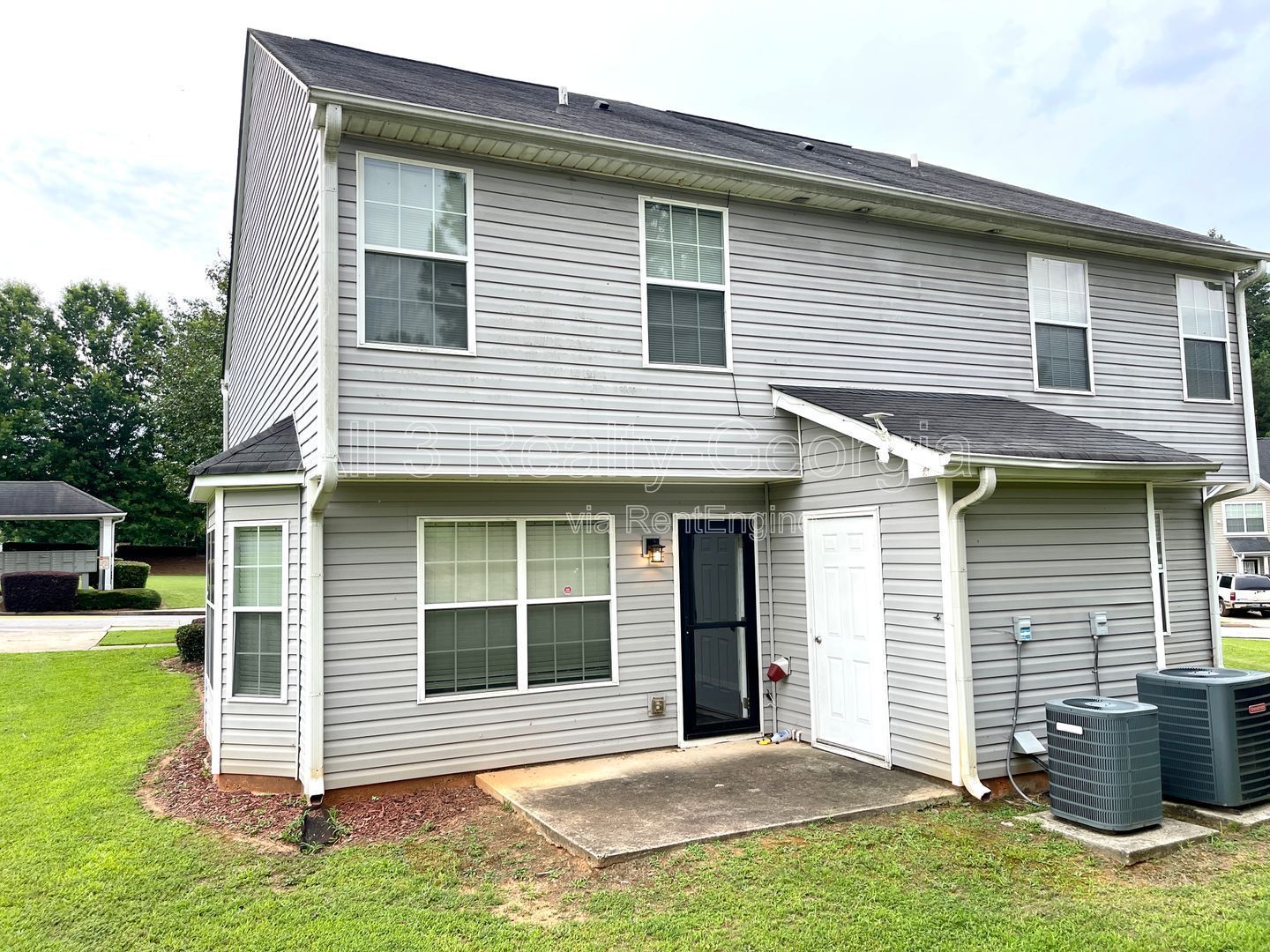Welcome to this stunning 2-bedroom, 2.5 bathroom corner townhome located in the vibrant city of Atlanta, GA. property image