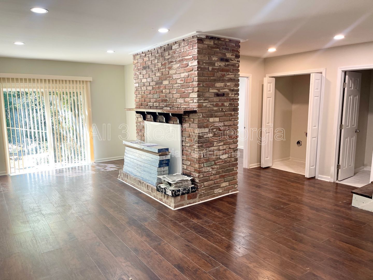 HALF OFF FIRST MONTH move-in on or before February 15t. Welcome to this stunning 4-bedroom, 2.5-bathroom home located in the vibrant community of College Park, GA. property image