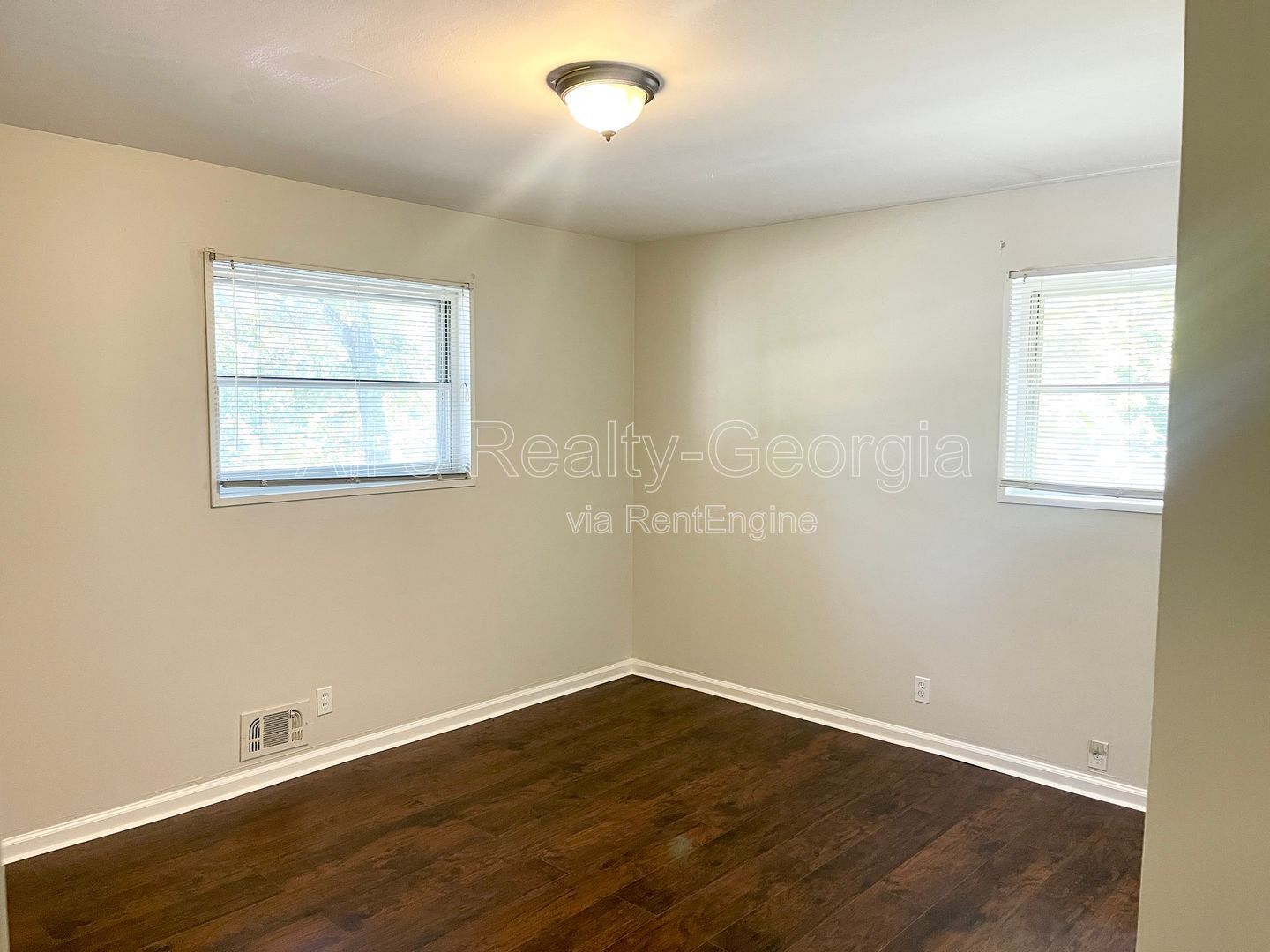 HALF OFF FIRST MONTH move-in on or before February 15t. Welcome to this stunning 4-bedroom, 2.5-bathroom home located in the vibrant community of College Park, GA. property image