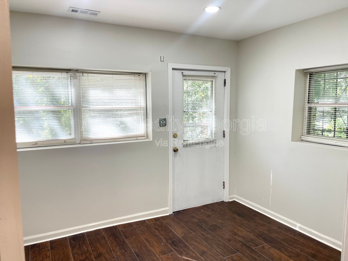 HALF OFF FIRST MONTH move-in on or before February 15t. Welcome to this stunning 4-bedroom, 2.5-bathroom home located in the vibrant community of College Park, GA. property image