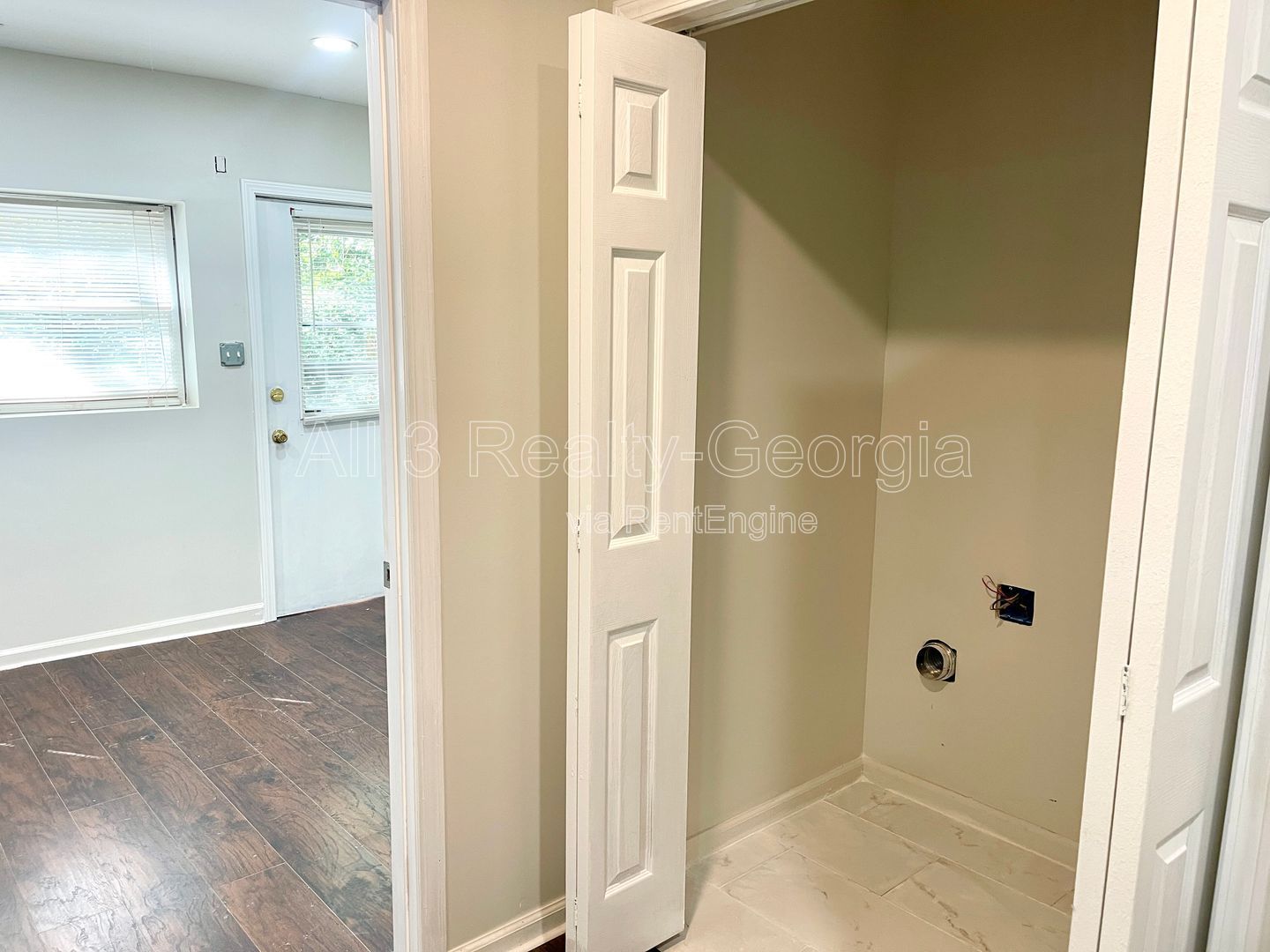 HALF OFF FIRST MONTH move-in on or before February 15t. Welcome to this stunning 4-bedroom, 2.5-bathroom home located in the vibrant community of College Park, GA. property image