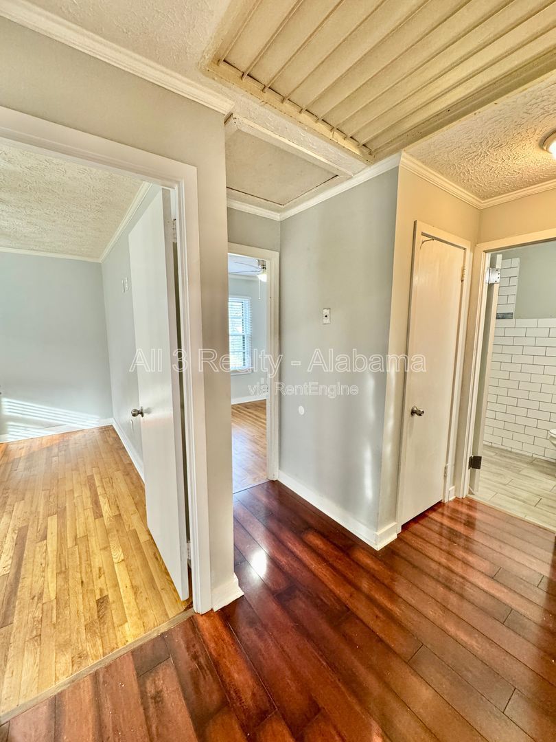 Inviting 3-Bedroom, 1.5-bath property image