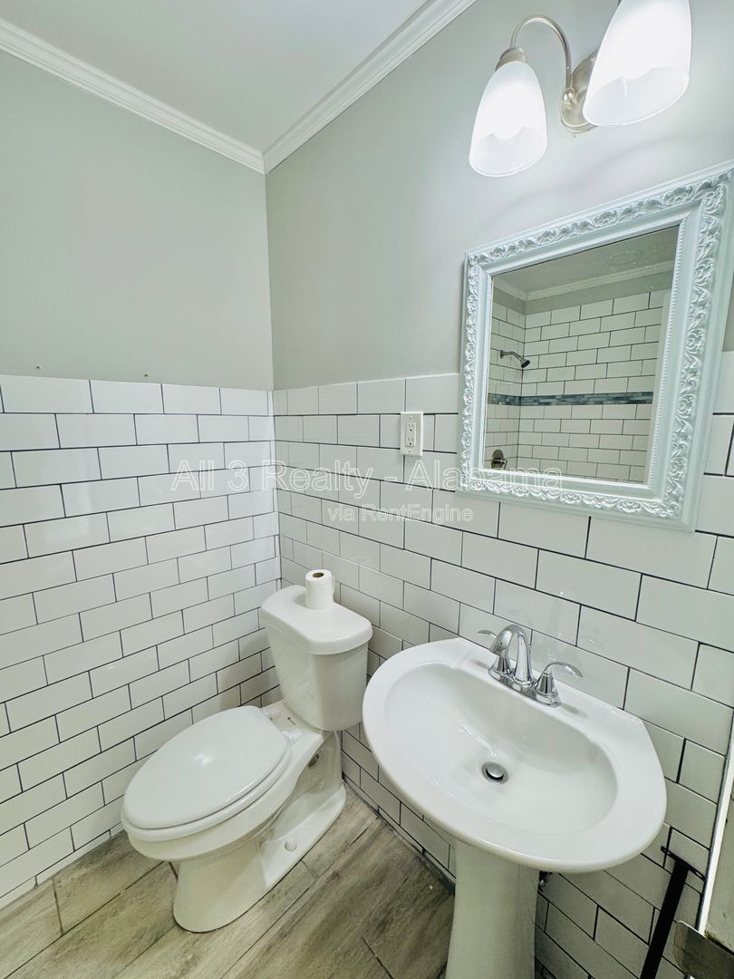 Inviting 3-Bedroom, 1.5-bath property image