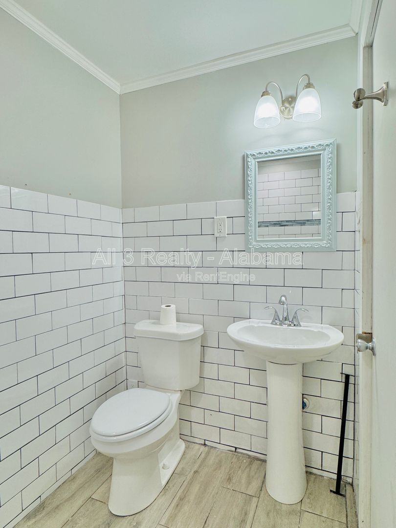 Inviting 3-Bedroom, 1.5-bath property image