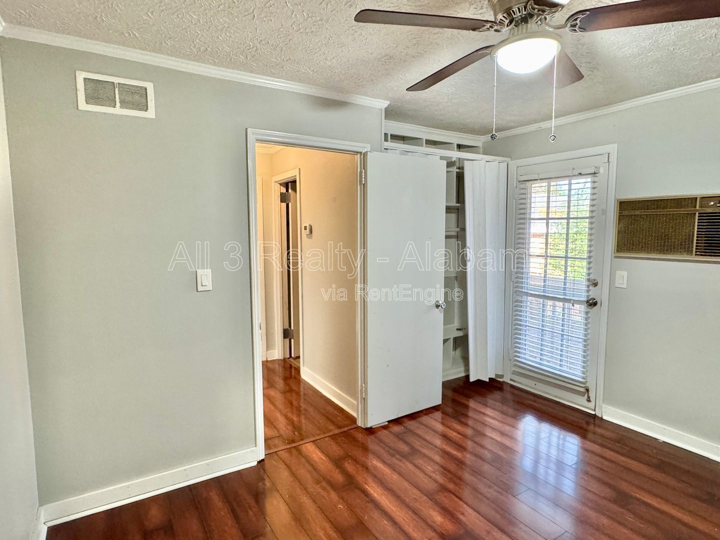 Inviting 3-Bedroom, 1.5-bath property image