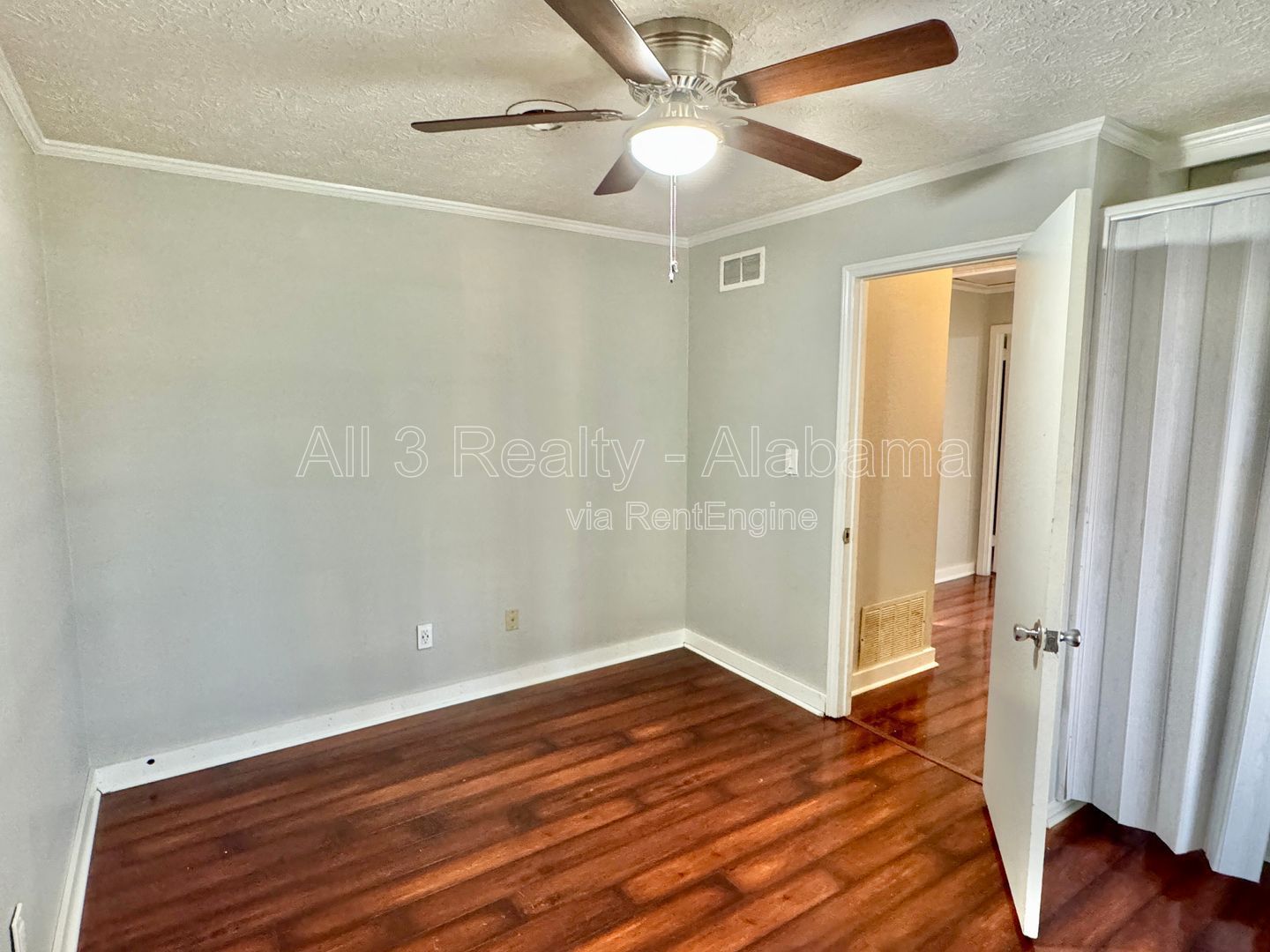 Inviting 3-Bedroom, 1.5-bath property image