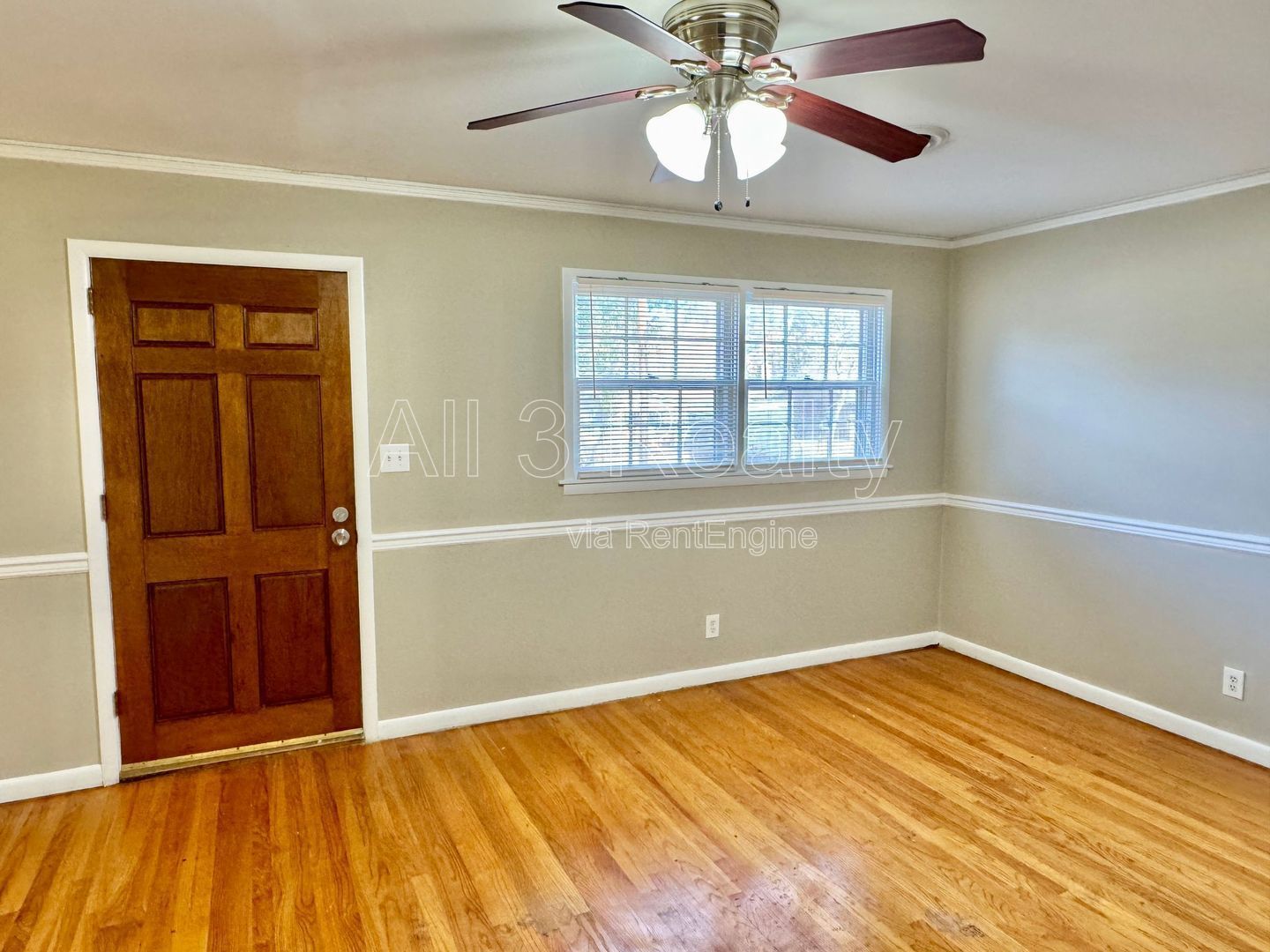 Charming 3-Bedroom Home with Cozy Living Spaces! property image