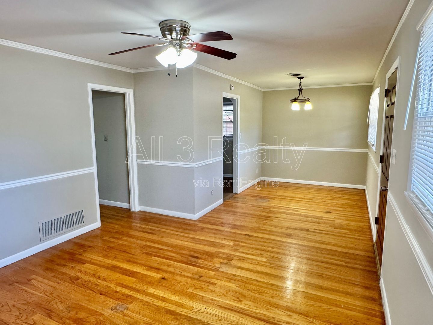 Charming 3-Bedroom Home with Cozy Living Spaces! property image