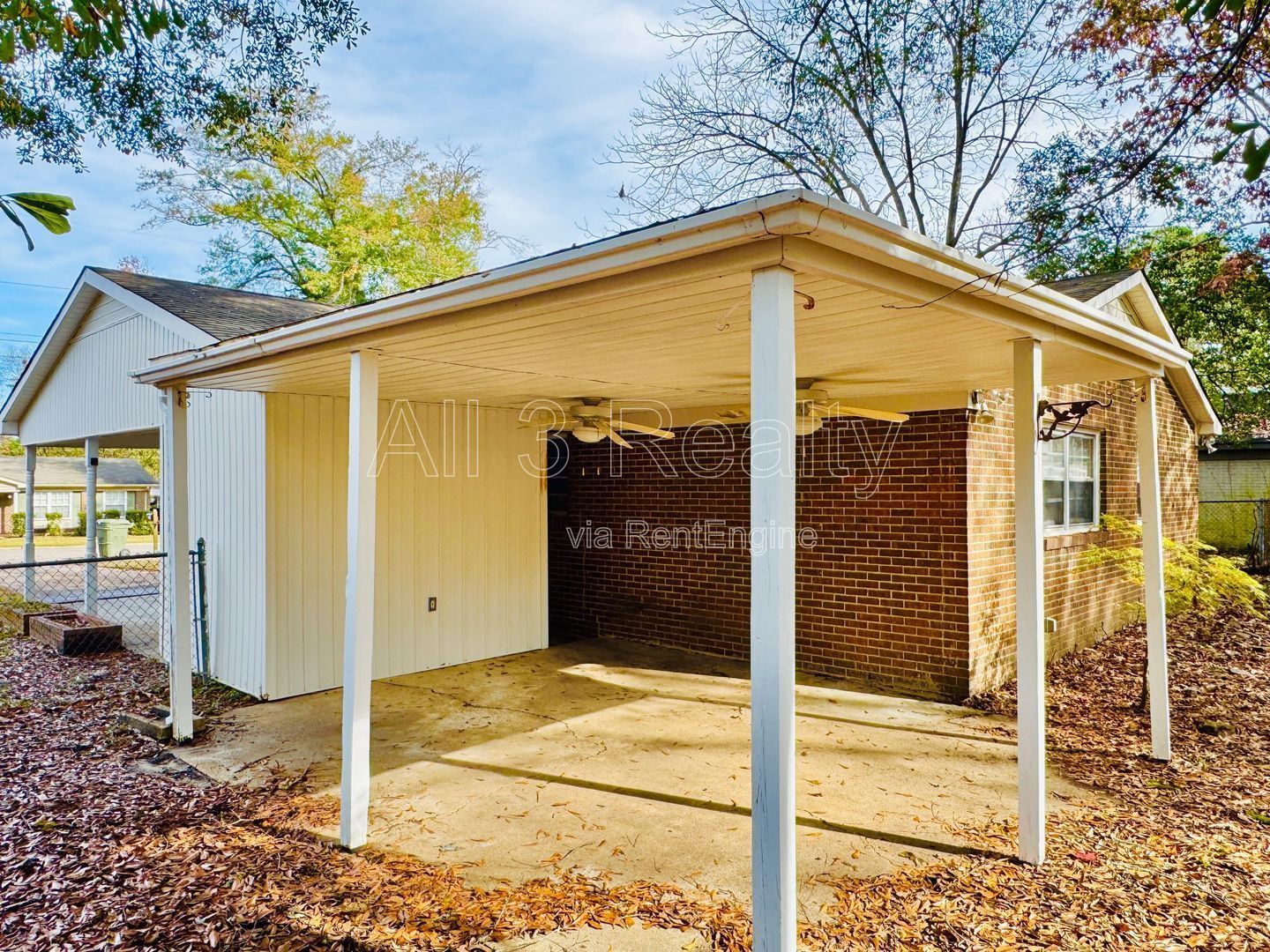 Charming 3-Bedroom Home with Cozy Living Spaces! property image