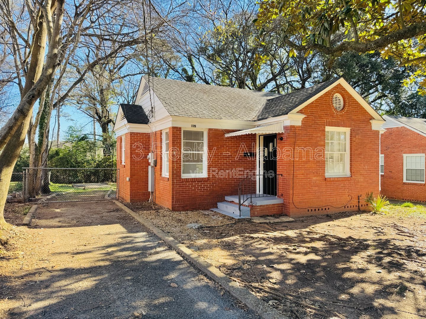Charming 2-Bedroom Brick Bungalow property image