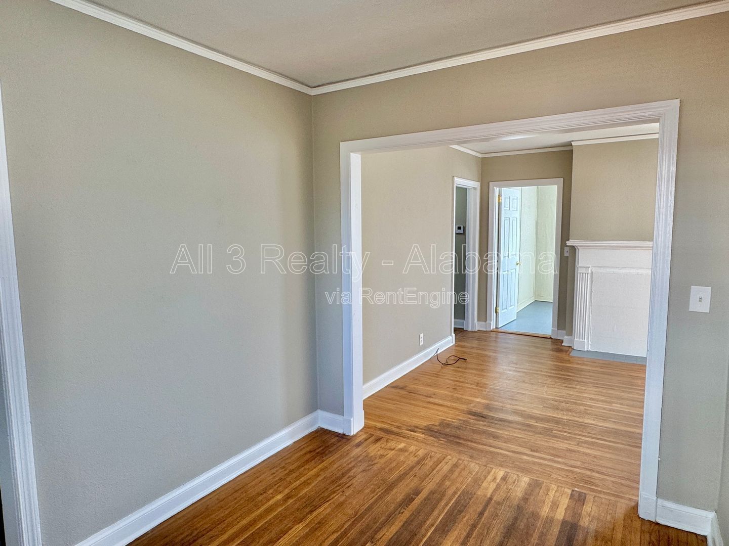 Charming 2-Bedroom Brick Bungalow property image