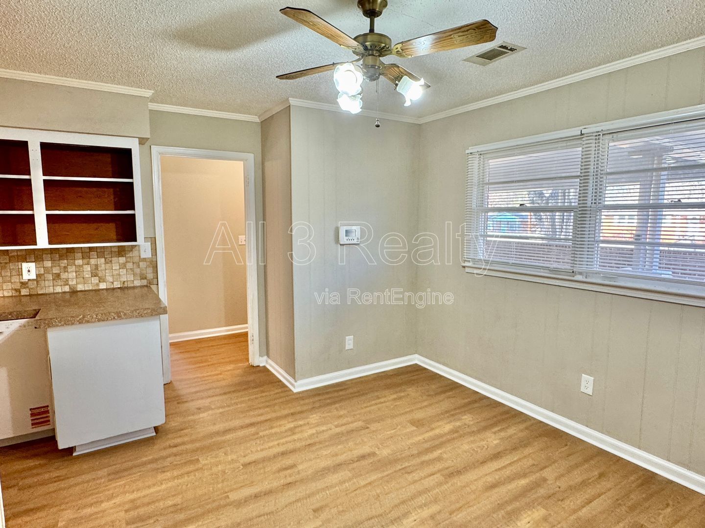 Adorable 3-Bedroom Home in Lakeview Heights property image