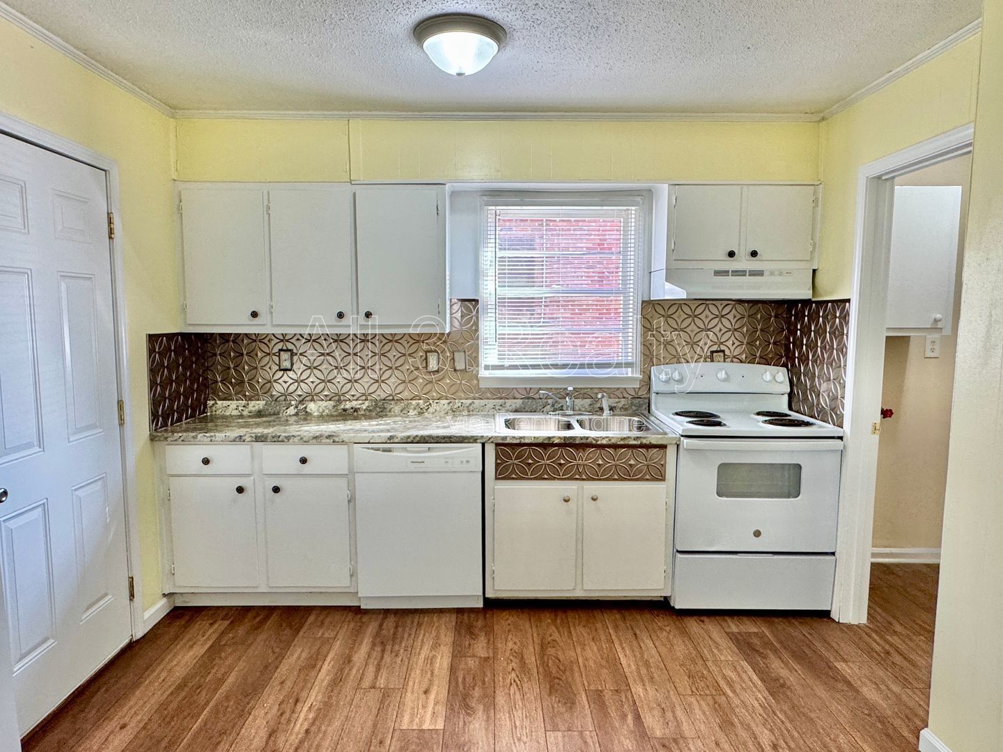 Adorable 3-bedroom!! property image