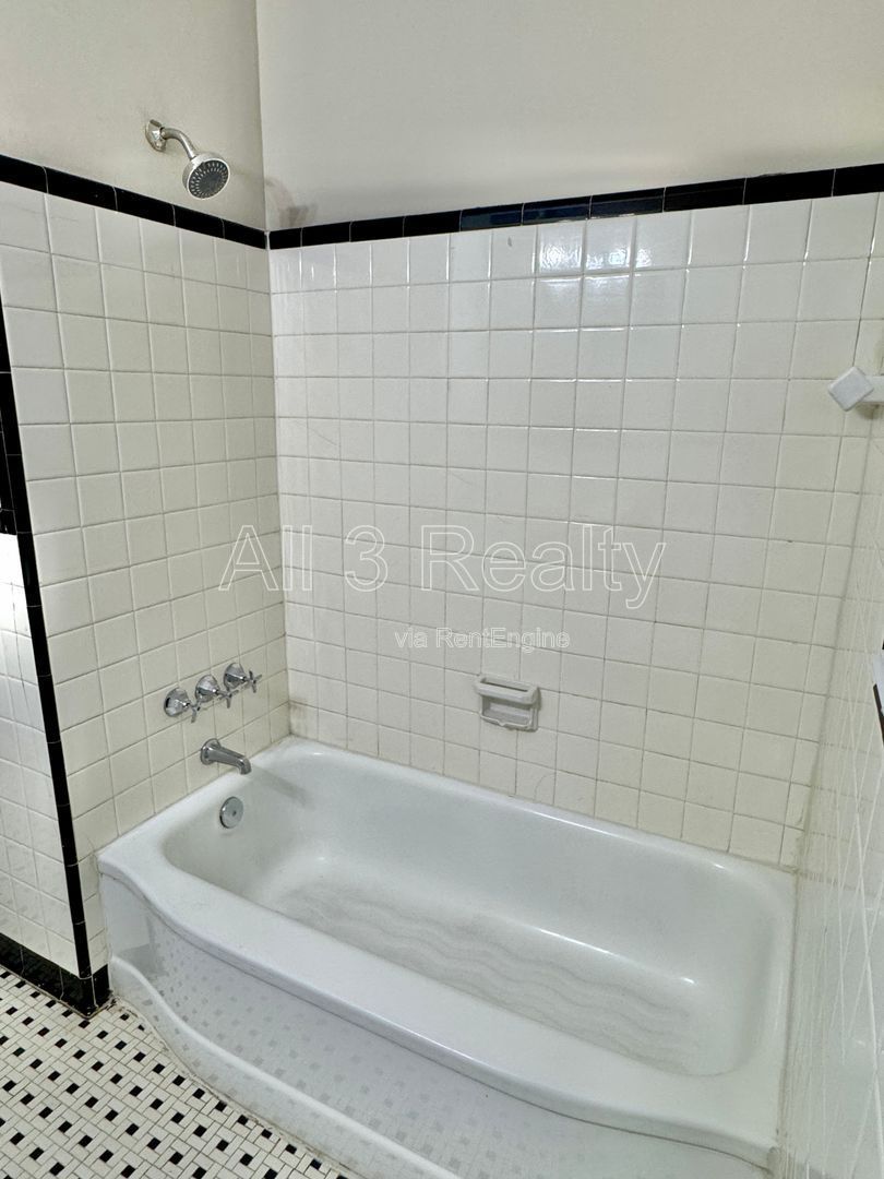 Beautiful 2 Bedroom / 1 Bath property image