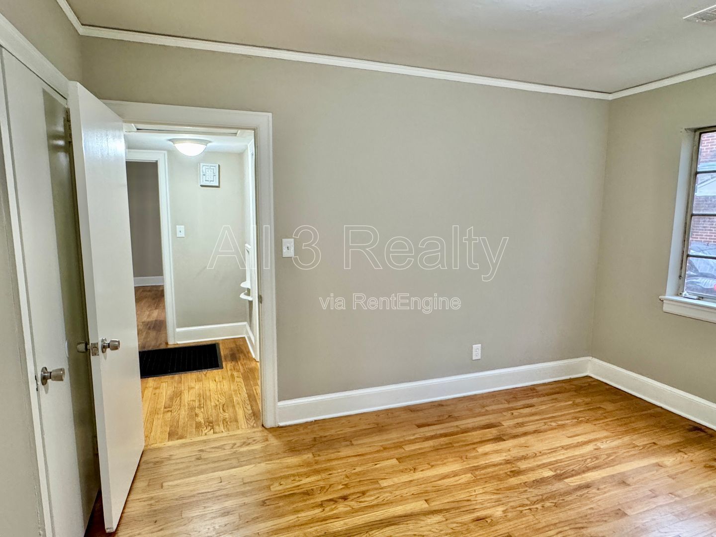 Beautiful 2 Bedroom / 1 Bath property image